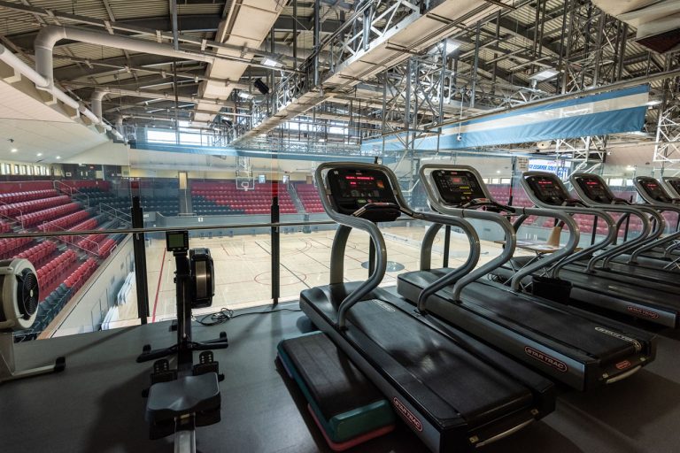 P-Charbonneau-2023-6-Detail_equipement_cardio-1280×854-1